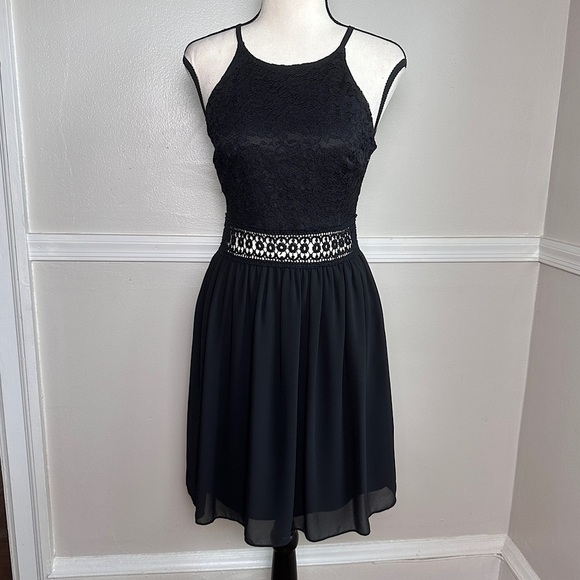 BCX Black Lace Mini Dress Stretchy A-Line w/ Crochet Waist Feminine Minimalist - Picture 3 of 15